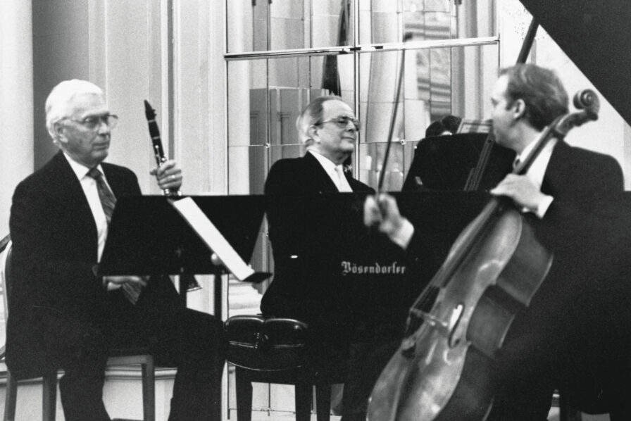Anthony Gigliotti (Clarinet ’47) performs with Wolfgang Sawallisch, former music director of the Philadelphia Orchestra, and Peter Stumpf (Cello ’85).