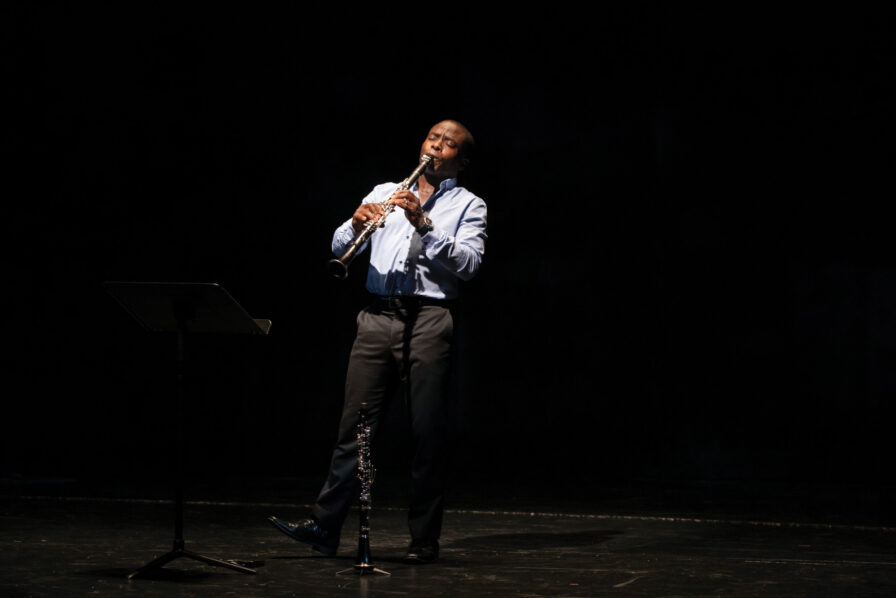 Anthony McGill performs at 2018 Juilliard convocation